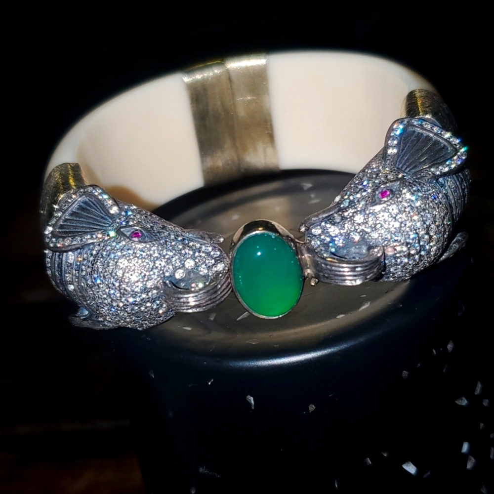 Custom made bracelet, elefant heads